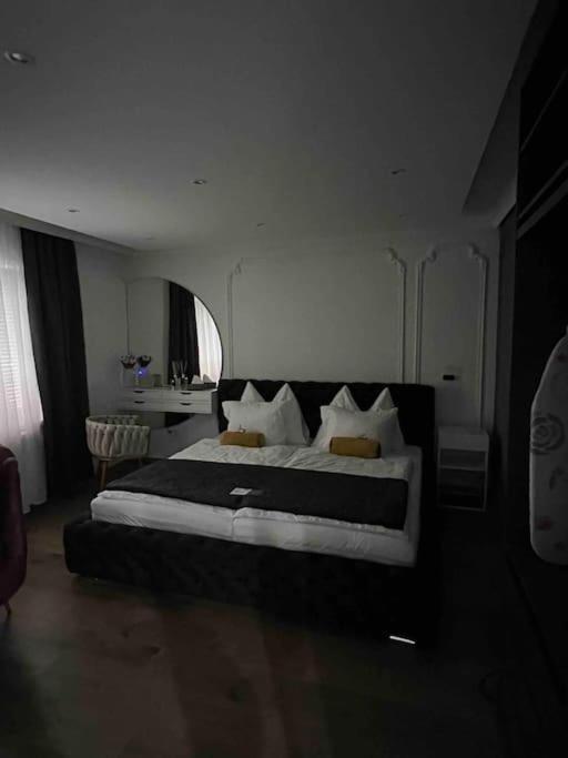 Traum Wohnung Mit Kingsize-Bett Graz Exterior photo